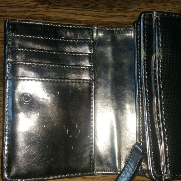 Calvin Klein Trifold Silver & Black Wallet - Picture 4 of 7